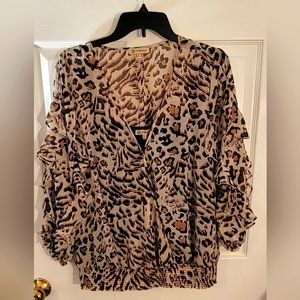 Democracy, Blouse XL